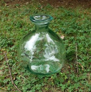 Glass jar